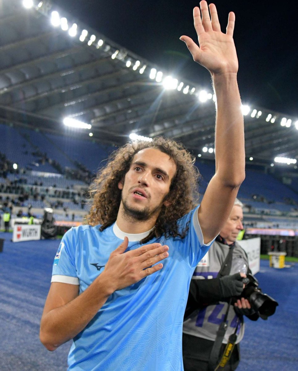 In campo sei sempre stato un guerriero.

Fuori dal campo il 12 marzo 2024 sei stato un gigante.

Nonostante la cessione hai voluto dare il tuo aiuto alla Lazio fino alla fine.

Grazie di tutto Guendo e buona fortuna 💙

#Lazio #Guendouzi