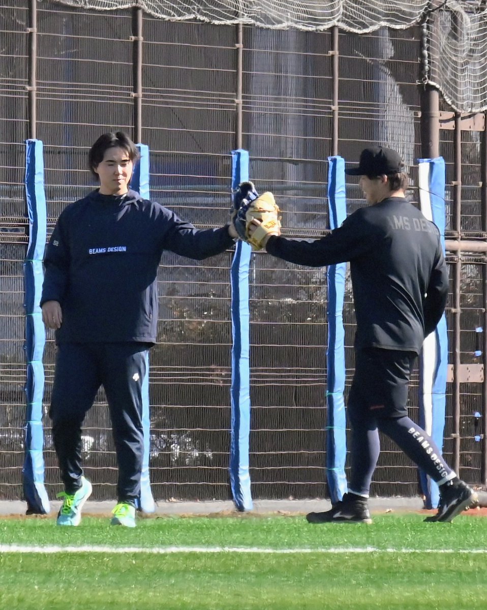 1/8 DOCK 阪神タイガース時代のチームメイトでキャッチボール🐯
#浜地真澄 選手 #馬場皐輔 選手