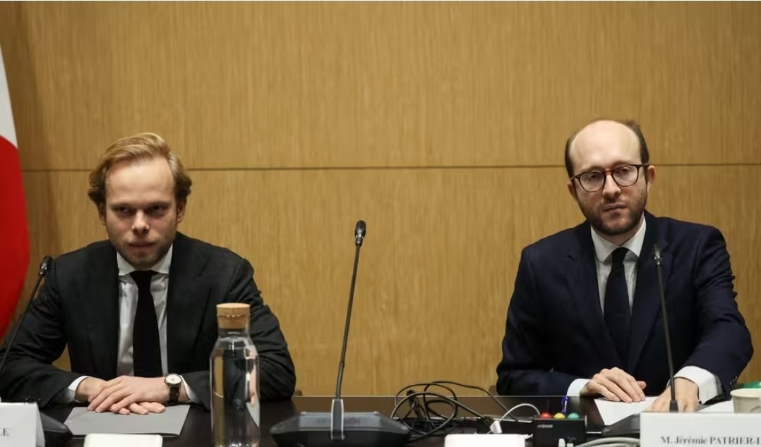 La commission d’enquête parlementaire vient d’interdire le live-tweet à Charles Alloncle.

Ce n’est pas un détail. C’est un symptôme.

En France, une commission chargée d’enquêter sur la neutralité et le financement de l’audiovisuel public a décidé que ses membres n’avaient plus