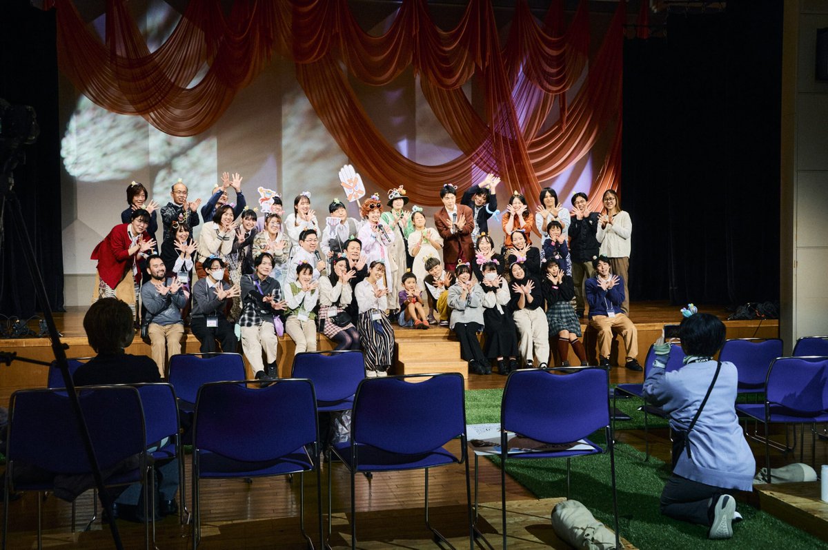 【新着記事】
～2024年度ディレクターメッセージ～
誰と演劇を作る？「ネットワーク」で創作すること

hachiojibunka.or.jp/play/net88/eve…

演劇ネットワークぱちぱちの2024年度の最も大きな活動だった「わーわーフェス」の報告とともに、総合ディレクター中込遊里の目線の振り返りを記しました！