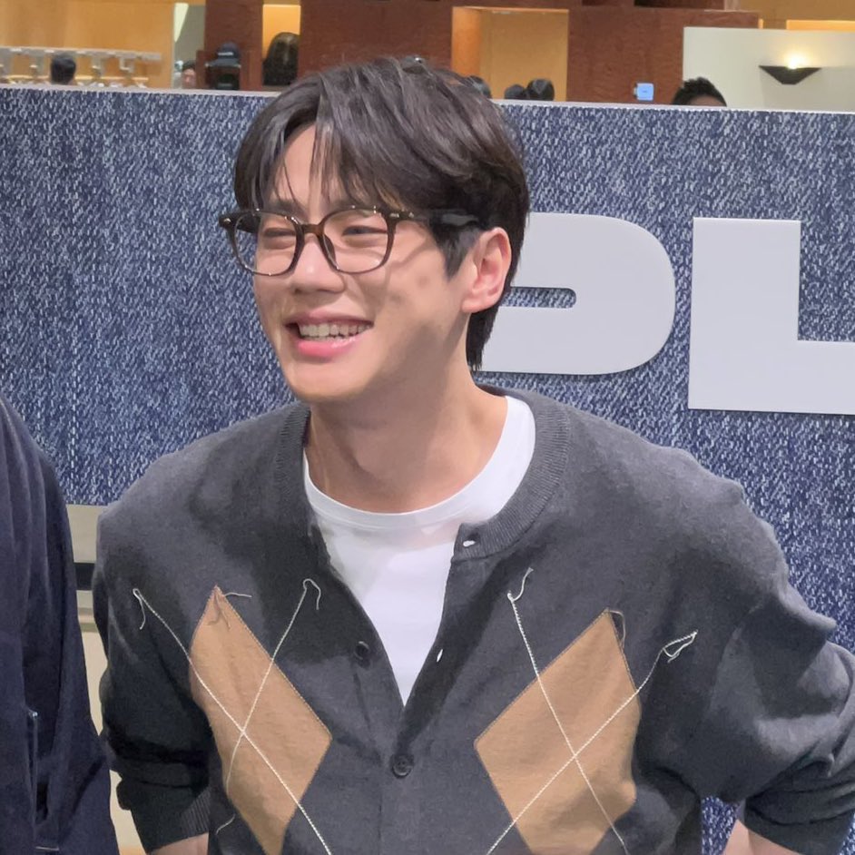 MAY I OFFER YOU JUNYOUNG’S MOST CUTIEFUL SMILE 🤏💋‼️