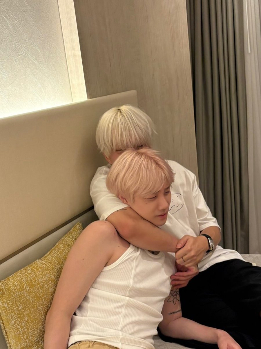 jiwonmuse's tweet photo. jinhwan and youngimin things 😭😭 https://t.co/rI7Oy1KJjR