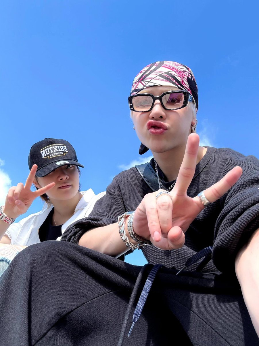 EJ978's tweet image. 260108 앤팀 인스타 #의주

Aloha 🤙🏽〜🌺