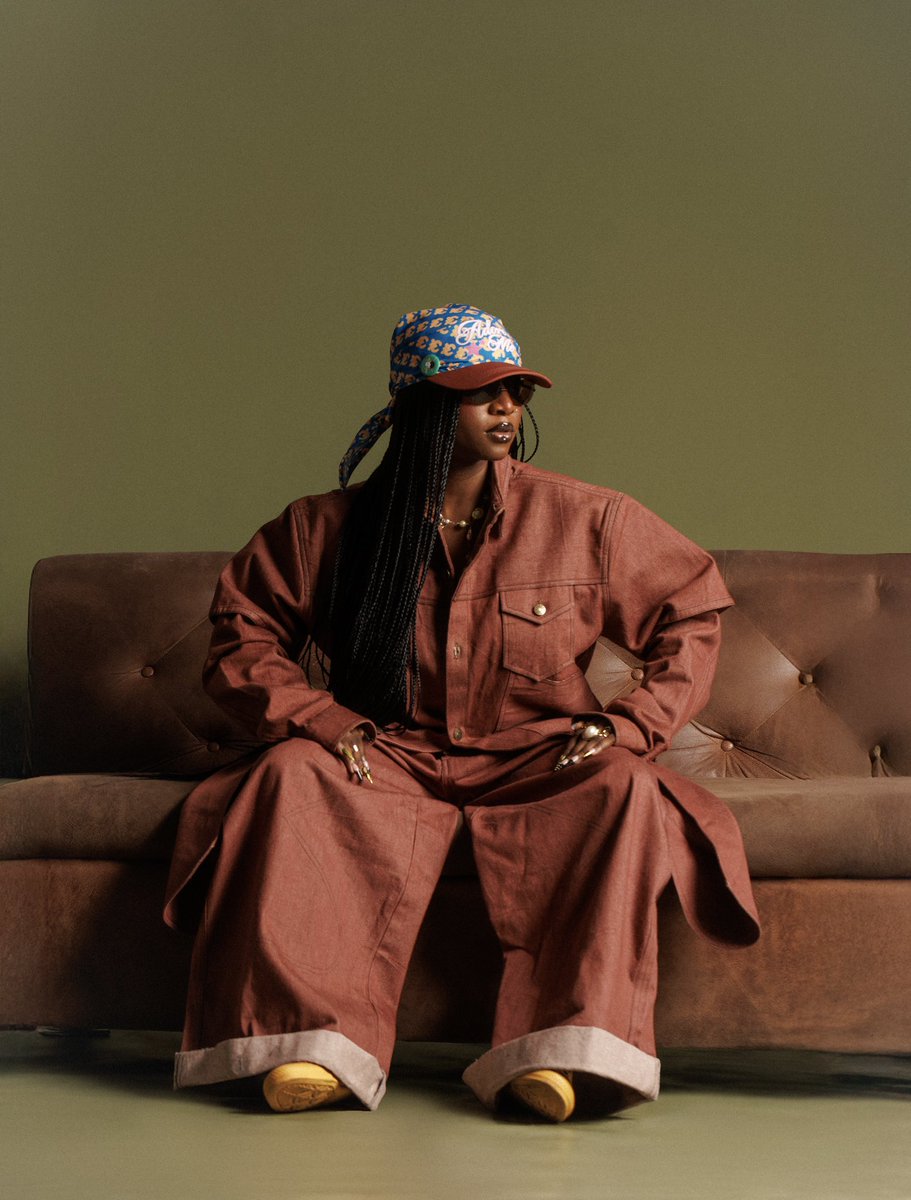 kemismallzz's tweet image. Happy birthday to meeeeeeeeeeeeeeeeeeeeeee