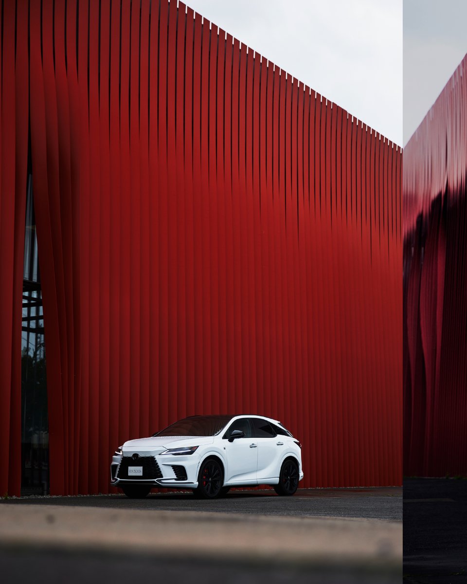 Lexuskw's tweet image. لكزس RX تمنحُك حضوراً يلفت الأنظار بتصميم خارجي راقٍ يجمع بين الأناقة والقوة. سيارة ترتقي بمعايير الفخامة وتُجسّد معياراً جديداً من التفرّد والرقي.

#Lexus #لكزس  #LexusRX