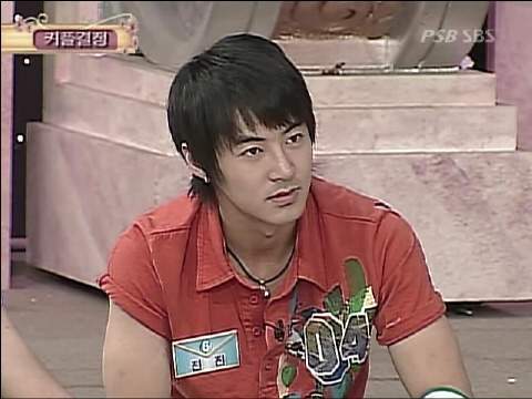 정필교를 사랑하고 정필교 라는 이름을 입에 붙어다니고 맷날 필교 앓이 하는 친구들아, 나랑 같니 징징거리자! 마음 털어놓고 나누자 우리!
나 부터 시작하마: 정필교 우리 이러는거 알아? 알고있으면 어느 정도 알아? 필교 없으면 안되는 사실을 알아? 필교 없이 시들어간것도 알아?
이제 님들 차례: