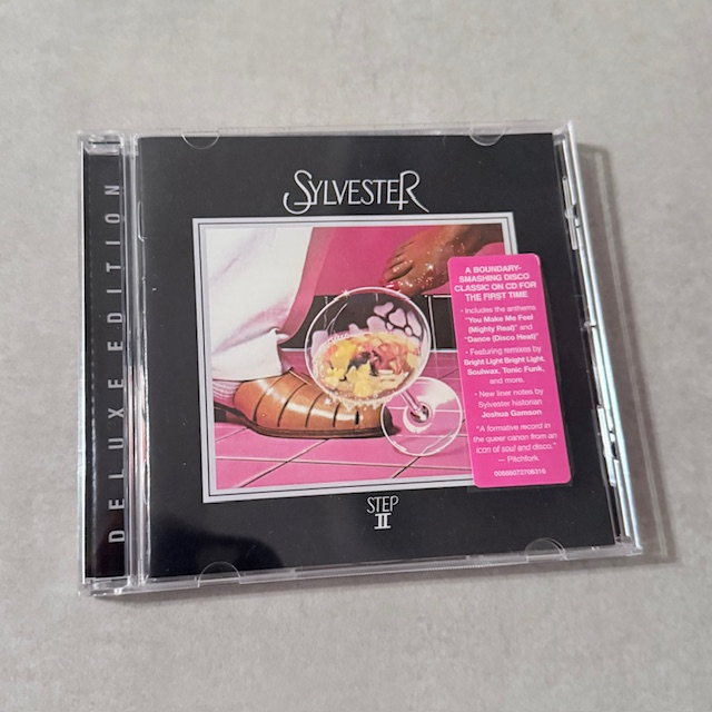 fneirad's tweet photo. Increíbe: la obra magna de SYLVESTER no existía hasta ahora en CD. #StepII (1978) revive con temas extras para situarse en el epicentro de la música disco y como pináculo fundacional de la cultura #Queer
Un LP exuberante para #UnDiscoAlDía. Mighty real!
https://t.co/UPUooPKZDa https://t.co/EkBrrlS3cD