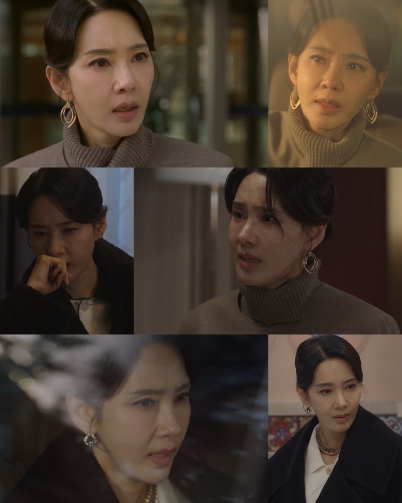 imbcenews's tweet image. '첫 번째 남자' 오현경, '혼란+충격+분노' 3단 감정 변주곡 
#첫번째남자 #TheFirstMan #오현경 #OhHyunkyung 
#3단감정 #채화영役 #MBC #일일드라마 #iMBC연예 

채화영은 크나큰 혼란에 빠졌다. 마서린으로 착각했던 오장미가 죽은 줄로만 알았던 쌍둥이였던 것. 이어 불안감에 휩싸인 채화영은 곧장