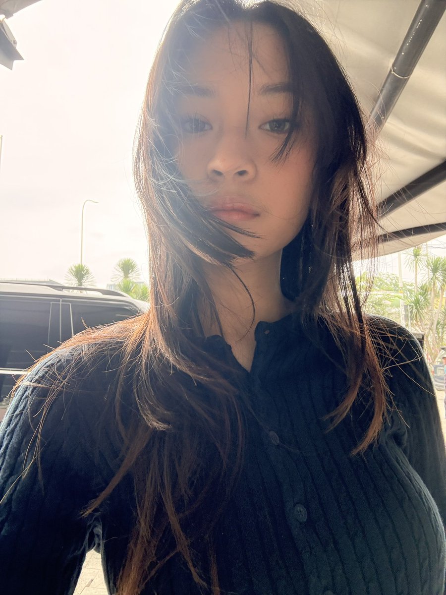 anggianiraissa's tweet photo. interesting wind https://t.co/ETEHvVBU0f