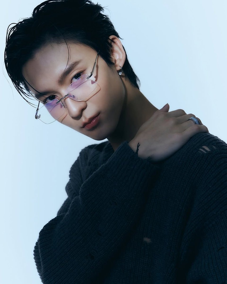 ikhanorr's tweet image. สเปคที่ชอบ
1. หนุ่มตี๋ ✅
2. หนุ่มตี๋ ใส่แว่น ✅✅
3. หนุ่มตี๋ ใส่แว่น ธงเขียว ✅✅✅ 

#rryjinnn