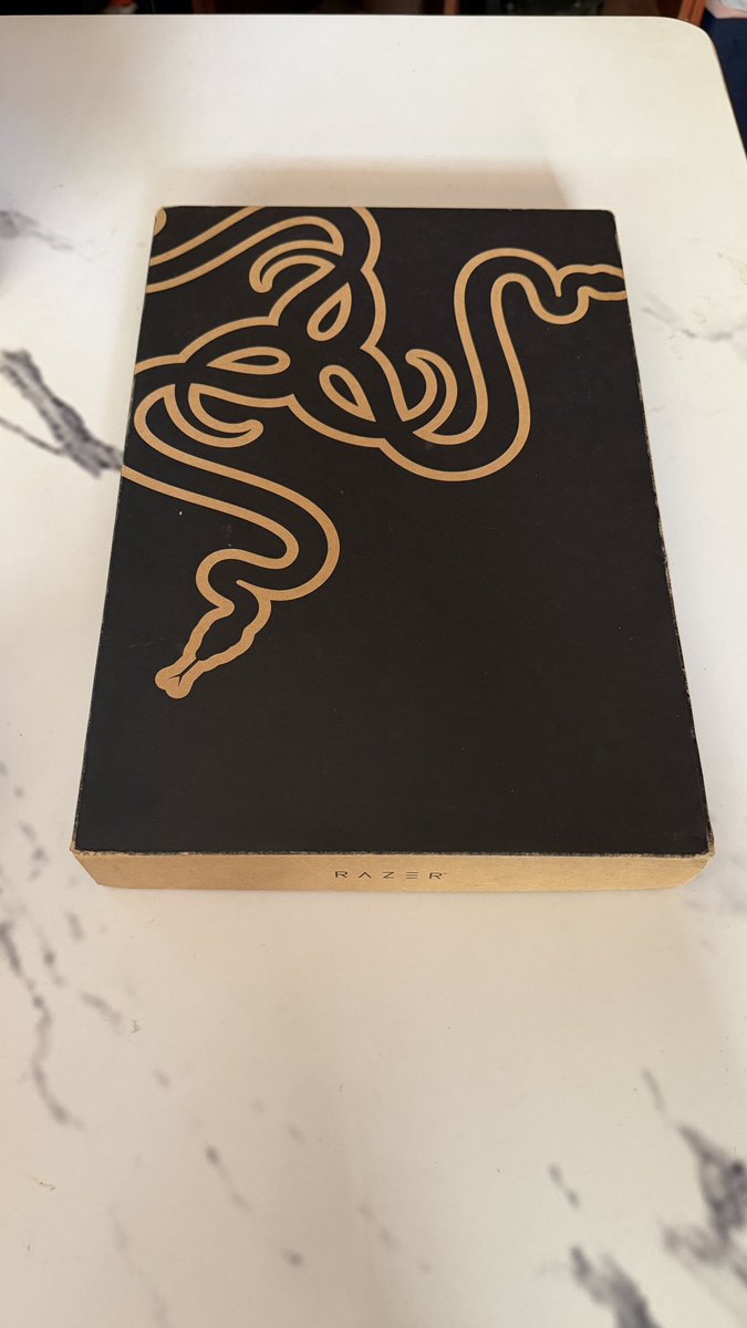 Eau dé mad? tweet media