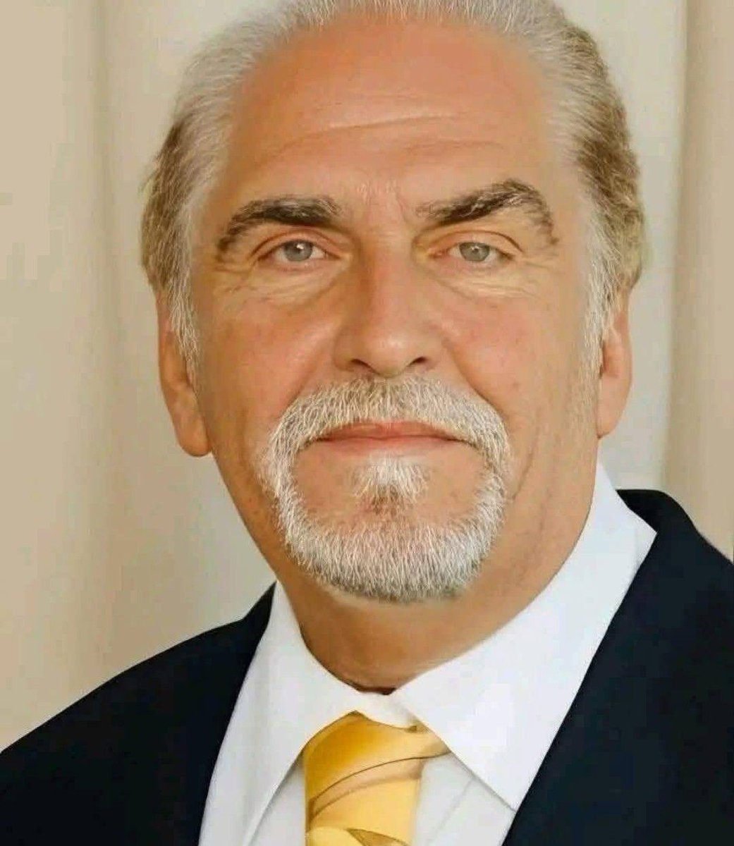 İSTANBUL ÜNİVERSİTESİ ONKOLOJİ ENSTİTÜSÜ BAŞKANI
PROF. DR. ERKAN TOPUZ
1. Günde En Az 6-7 Saat Karanlık Odada Uyuyun
2. Haftada En Az 6 Gün Erken Yatın, Erken Kalkın
3. Elektronik Araçlardan Uzak Durun. Kullanmadığınız Zaman Açık Ve Yanınızda Tutmayınız
4. Bilgisayarınızı Açık