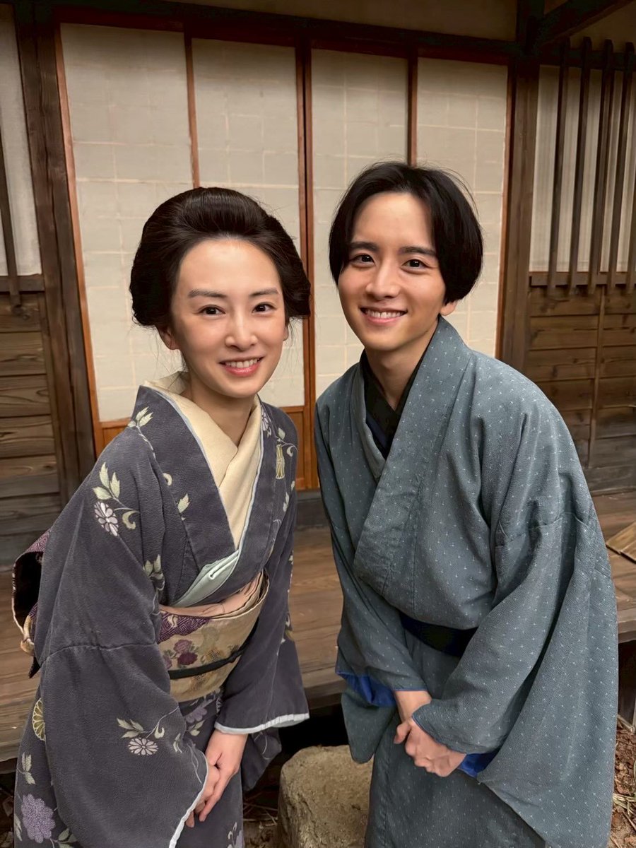 息子は、母のために嘘をつく。
母は、息子の沽券を守るために嘘を通させる。
息子には父親も伴侶もおらず、私しかいません。もう少しだけ時間をください。あの子は近い将来できるようになります。
側から見たら滑稽で、愚かな。
子を思うが故に見えなくなってしまう、親の性です。

#人生は怪談