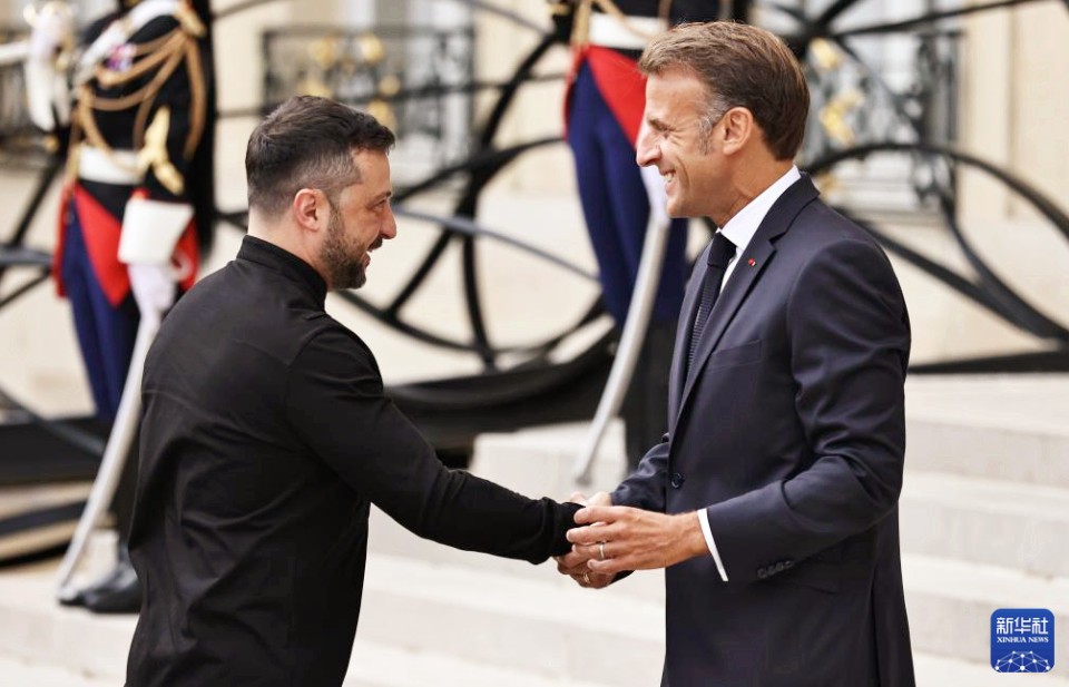 美國星期二（1月6日）首次明確表態，支持一個由烏克蘭盟友組成的廣泛聯盟，承諾為烏克蘭提供安全保障。與會領導人說，這些保障將包括具有約束力的承諾，若烏克蘭再次遭到俄羅斯攻擊，盟友將向烏方提供支持。