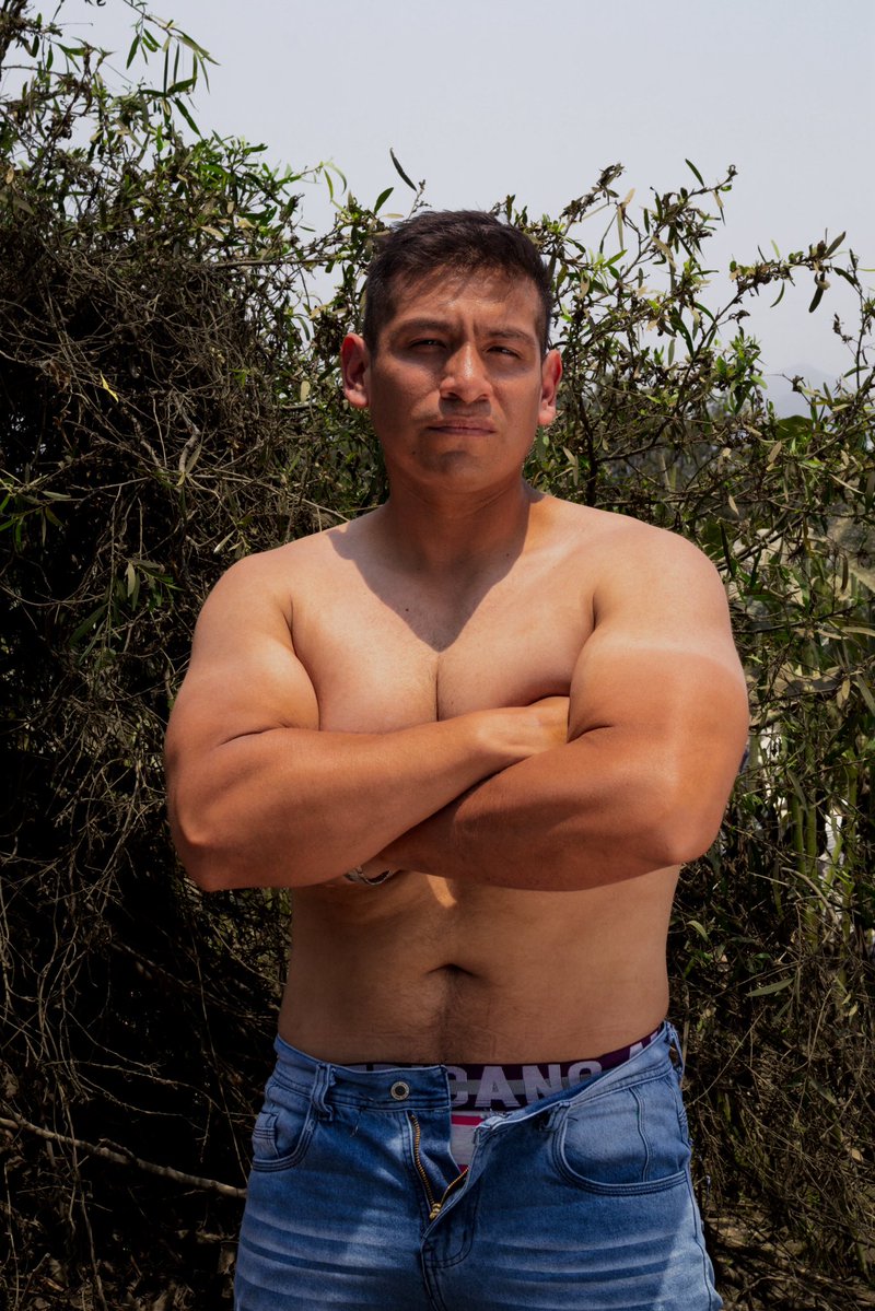 CholozPe's tweet image. 🚨 El chimbotano Haessler debuta frente a nuestra cámara en un sesión de infarto bajo el sol.

➡️ Mira las nuevas fotos aquí: patreon.com/posts/haessler…