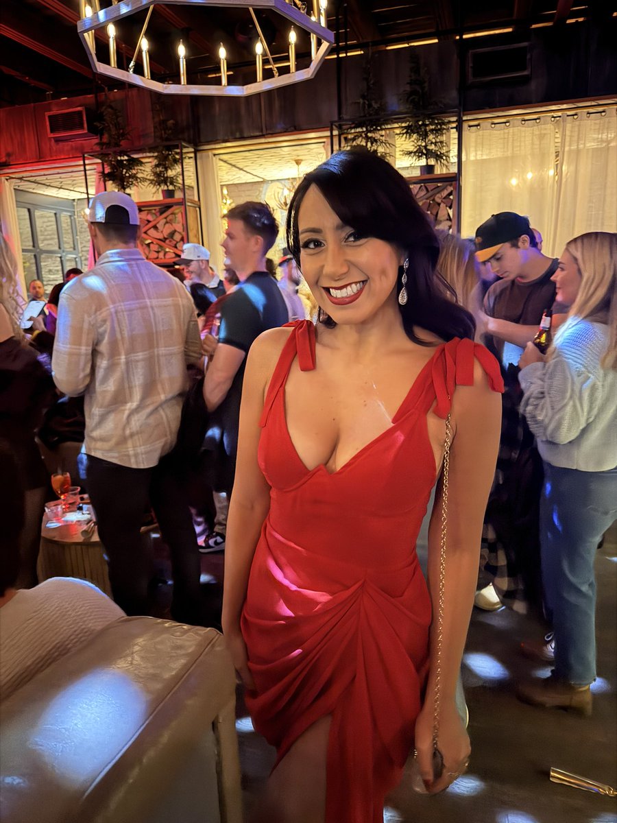 DaisyJadeTV's tweet image. Peace out, 2025! ✌🏼

Re-living some New Year’s Eve moments with my Love, fun people, and unforgettable places! ✨
.
.
.
#NewYearsEve #NYE2025 #HappyNewYear #Aspen #SeaMonkey