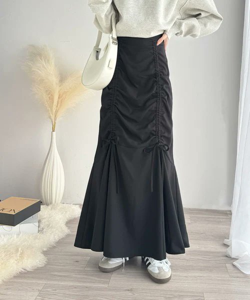 ElfClassical's tweet image. ／
金曜17時からのタイムセール⏰⚡
＼

今週のおすすめアイテムはこちら❤️‍🔥
✓ノーカラーショートファーコート(ce1010522)
✓前後2way Wフェイスフェザーショート丈カーディガン( ce1020283)
✓シャーリングリボン使いマーメイドスカート(ce0940215)

#classicalelf #クラシカルエルフ