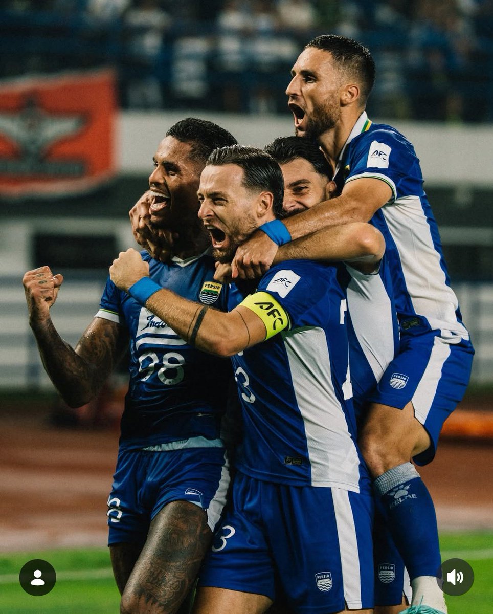 IndosFC's tweet image. Klok pemimpin yang bawa timnya juara back-to-back. Gak bisa dibantah soal ini.

Kalau secara performa mungkin gak seoutstanding pemain lain, tapi kehadirannyan diatas lapangan jelas beri perbedaan gak mesti berupa kontribusi nyata berupa gol dan asis.

Kayanya gak sedikit deh…