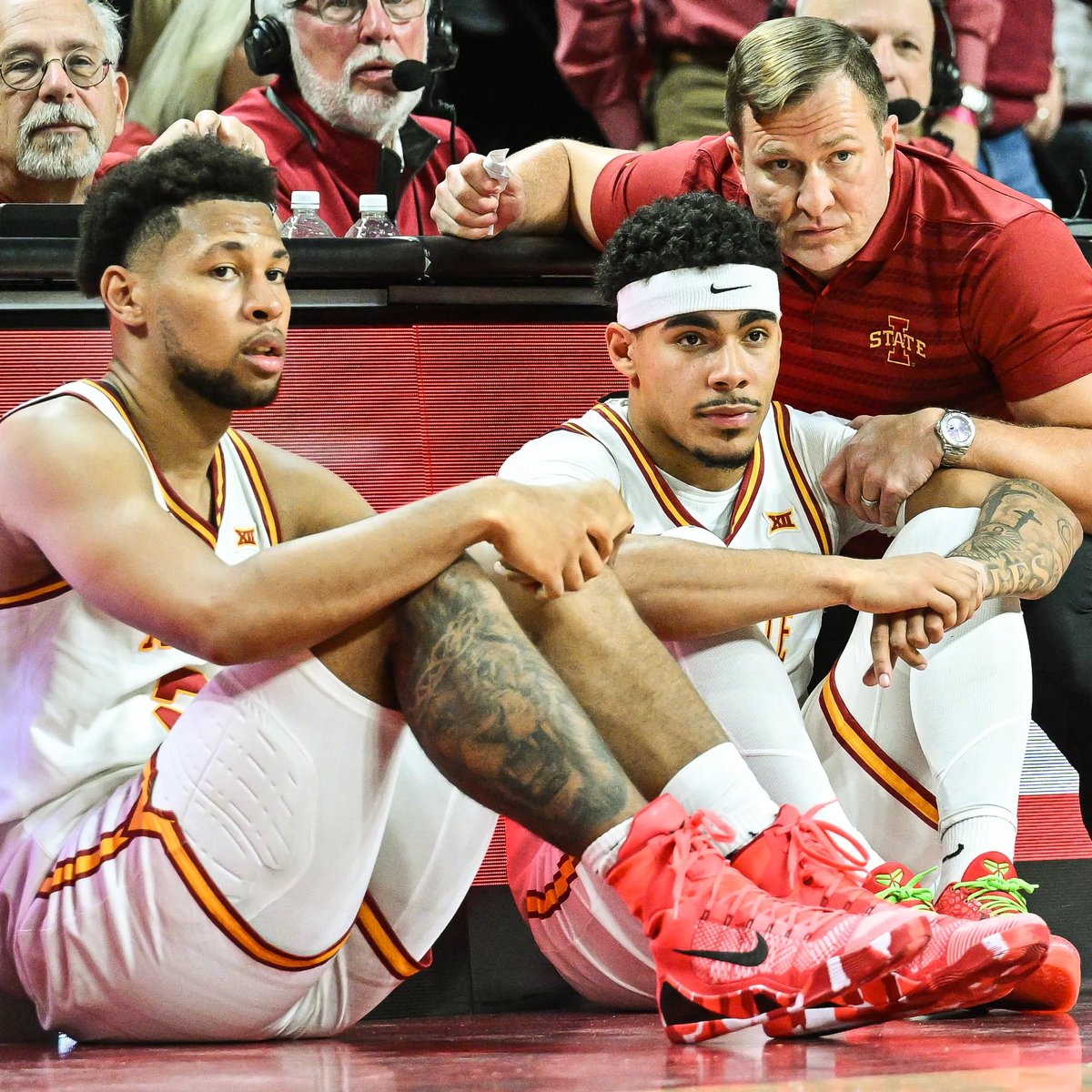 T3Bracketology's tweet image. Iowa State is FIFTEEN &amp;amp; 0!

Road win at Baylor tonight. I mean they beat a team with an NBA guy out there😨

24 for Tamin Lipsey 
19p, 16r for the most underrated superstar in CBB, Josh Jefferson

Most consecutive wins in program history!