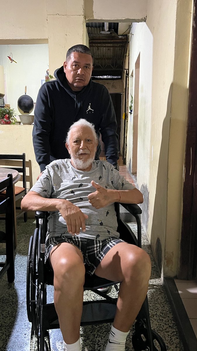 Ya el Sr Ramón de 74 años de Manicomio Catia tiene su Silla de Ruedas en Alta