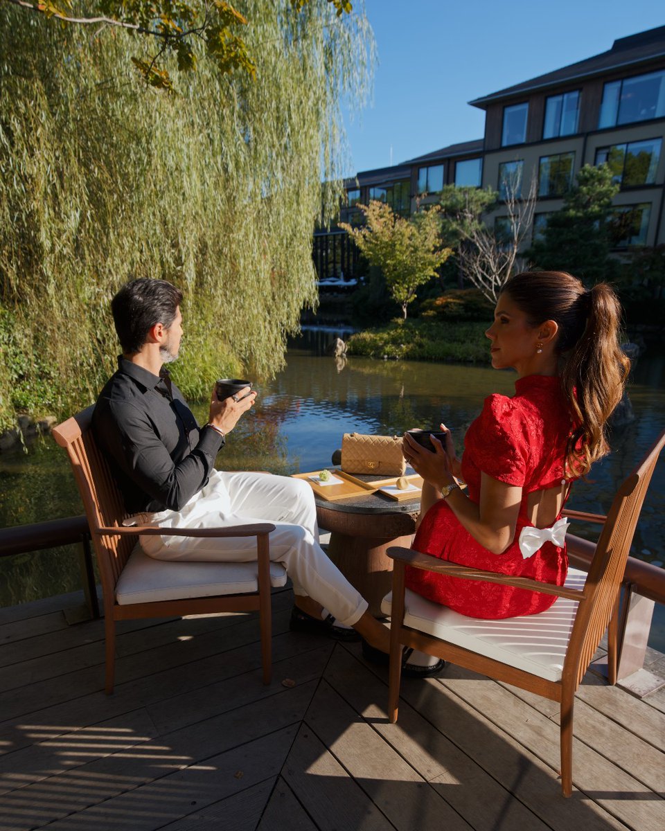 FSKyoto's tweet image. Experience a moment of Kyoto tradition at Fuju Lounge with our Japanese Sweet and Matcha Set. 楓樹にて、「和菓子と抹茶のセット」では、宇治抹茶「雲鶴」の奥深い味と、有識菓子御調進所「老松」とのコラボレーションによる丁寧に作られたオリジナル和菓子をお召し上がりいただけます。