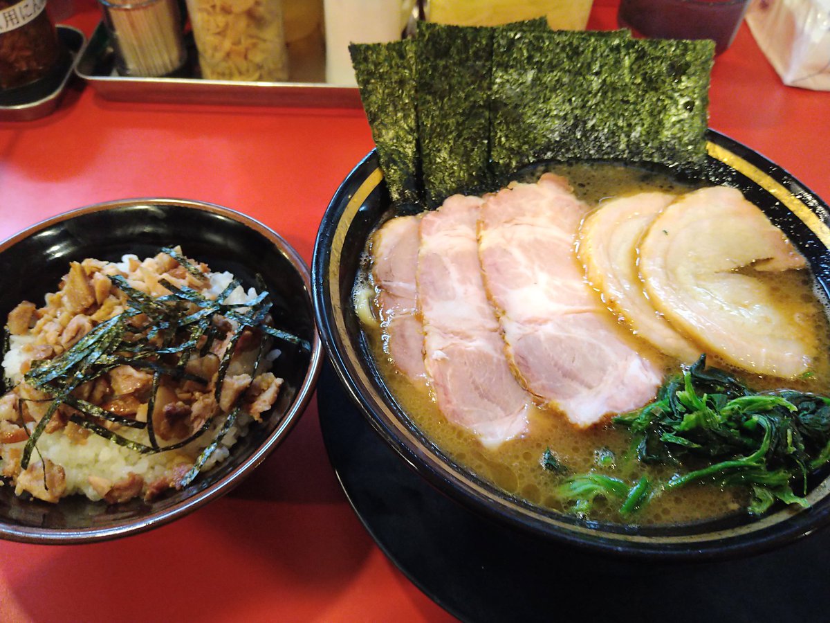 熊田家
チャーシューメン＋バラチャーシュー＋半チャーシュー丼
祝12周年、あの場所で12年も続けられるって凄いなぁ、濃厚なスープに絶品チャーシュー、王道家製麺と満足度高い一杯を何時も提供していて流石です!
まだまだ長く続いて欲しいお店です♪