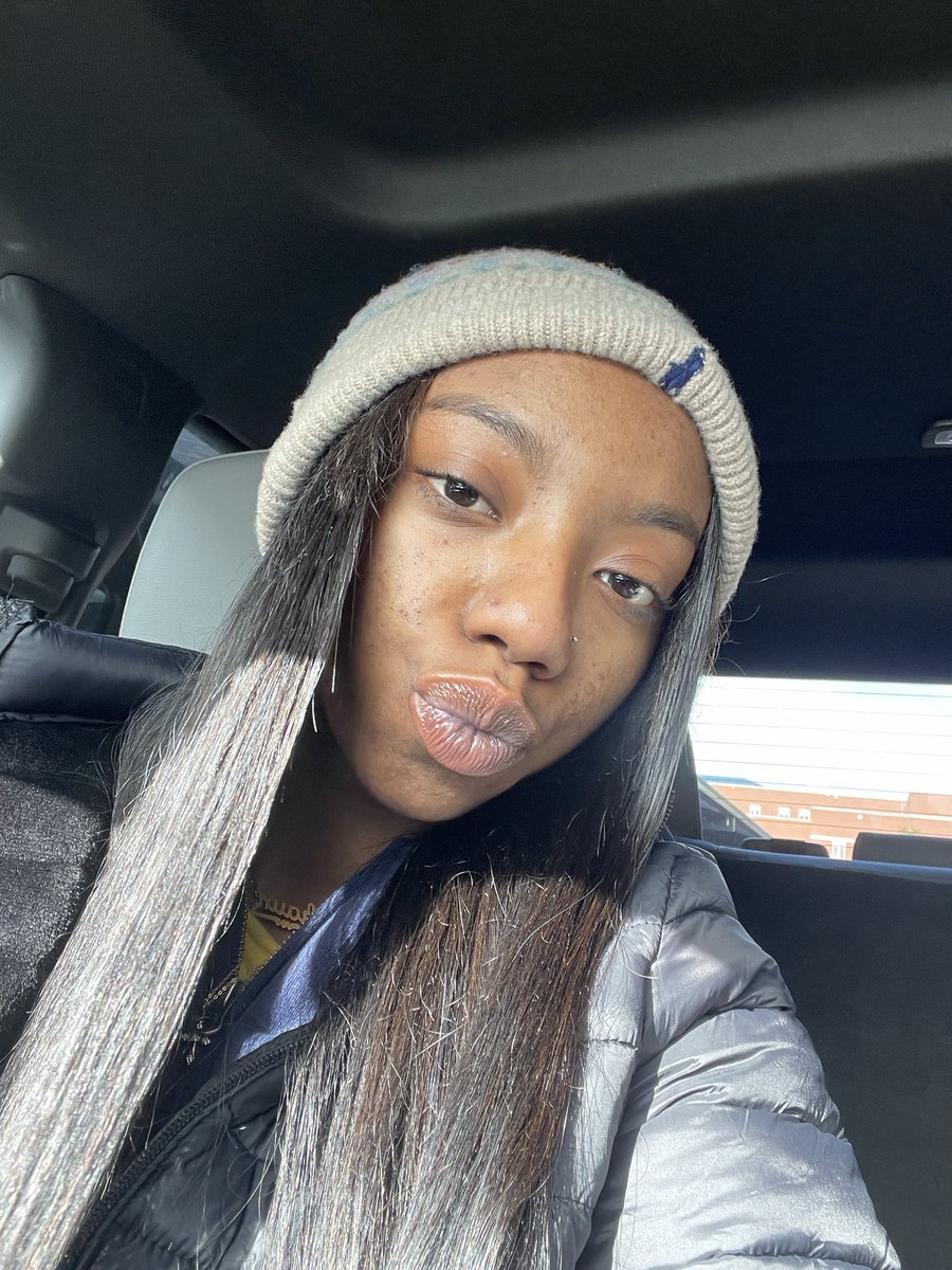 sssshaunie's tweet photo. beanie &amp; bundz combo 😻 https://t.co/soTH3MIOQH