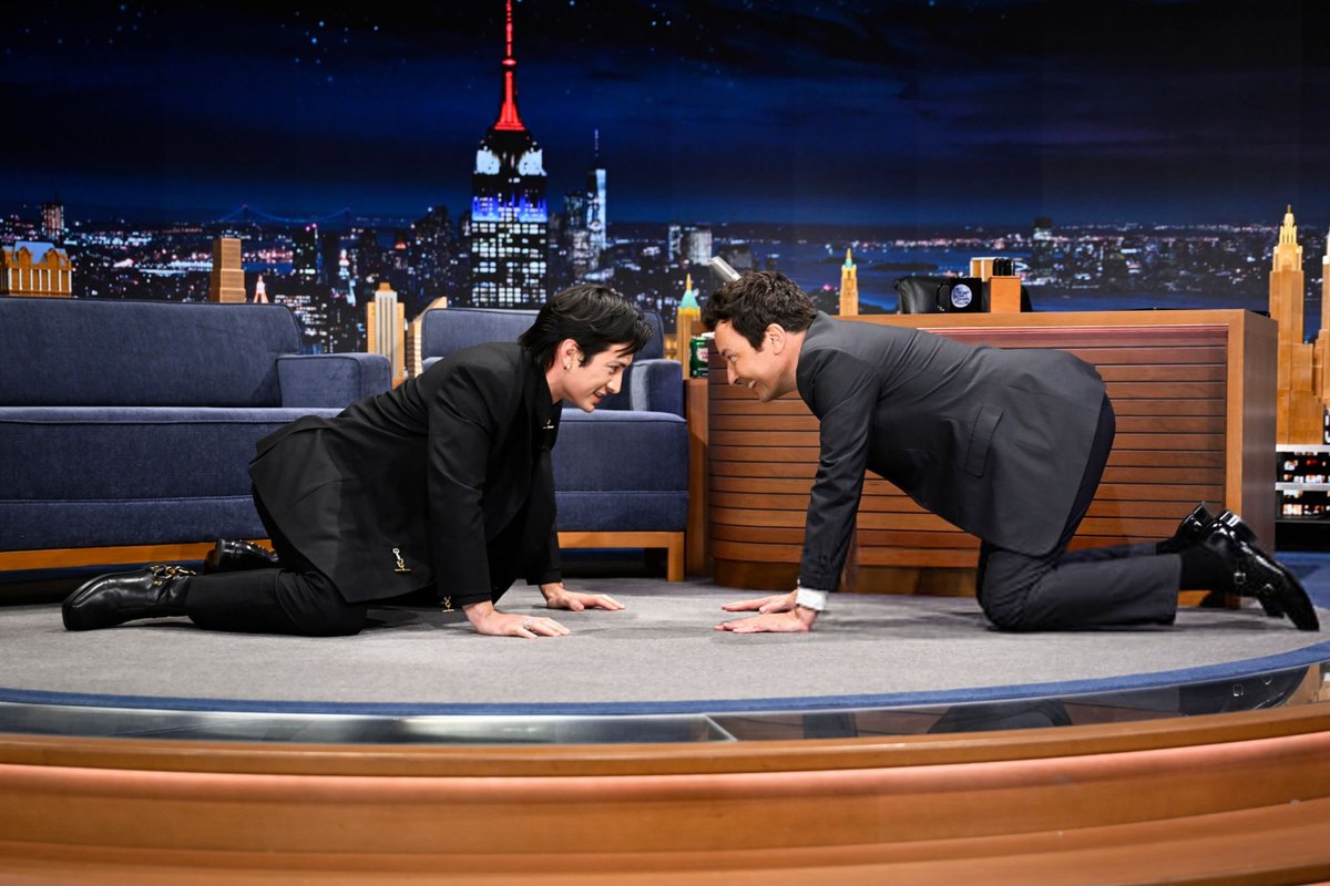 Preview of Hudson Williams on The Tonight Show with Jimmy Fallon (via NBC) https://t.co/X1TTHogE1L