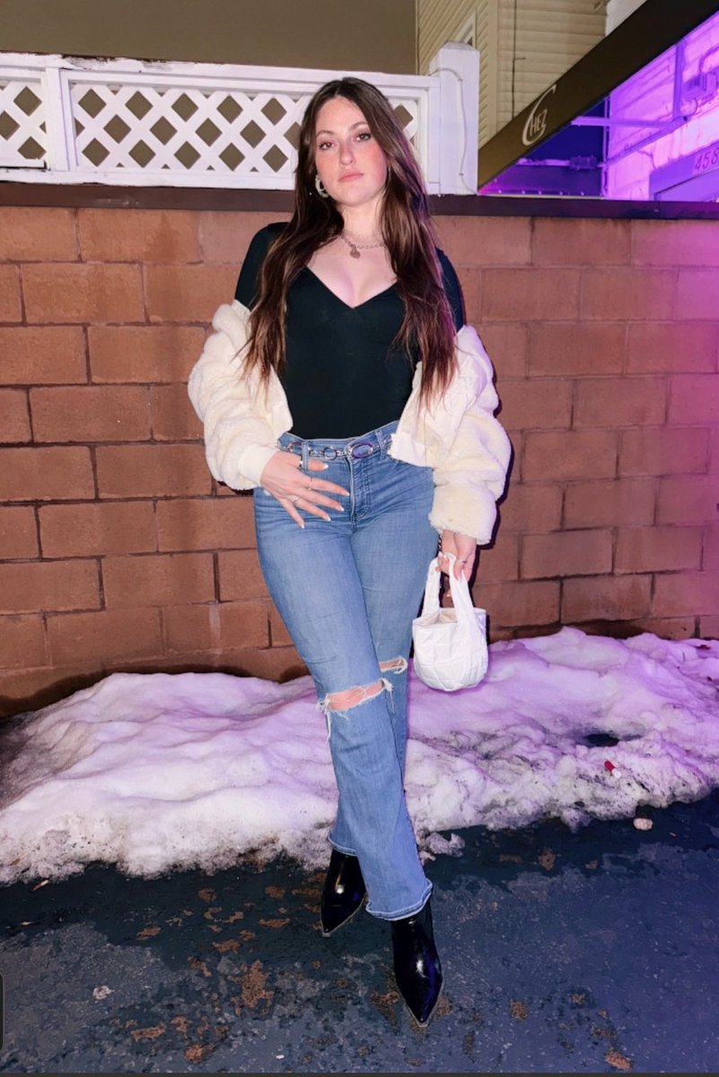 goddessxjaim's tweet image. Be a good boy &amp;amp; fetch my bar tab tonight ☺️🫶