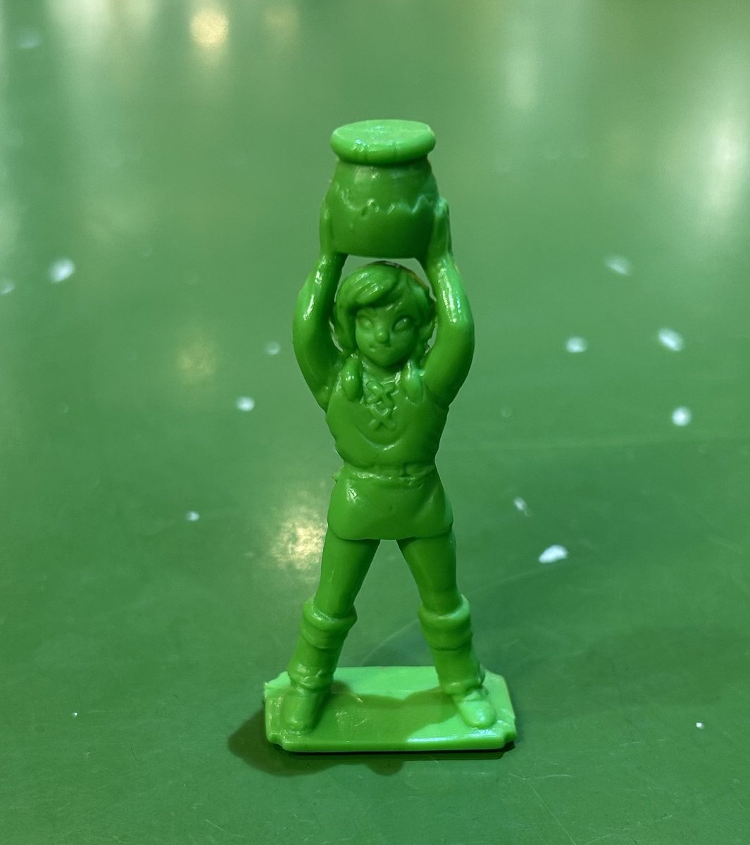 ゼルダの伝説 リンク 壺持ち 食玩 消しゴムも新年投下や☆めでたく