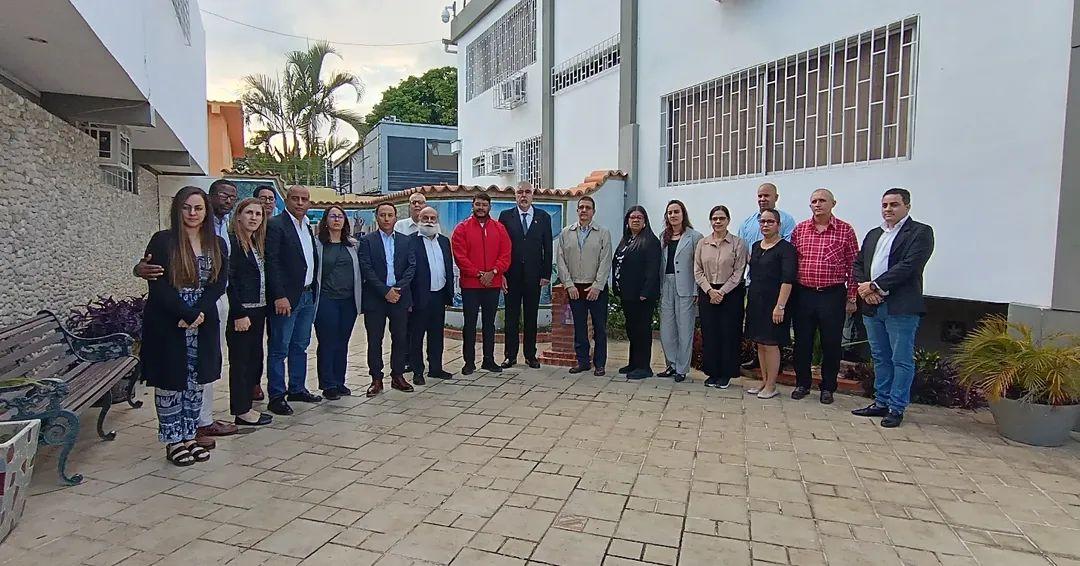 BrunoRguezP's tweet image. Agradecemos a la Cancillería y a los Viceministros de Relaciones Exteriores de #Venezuela que trasladaron al colectivo de @embacubaven sus condolencias y solidaridad por los 32 combatientes cubanos caídos durante la operación del secuestro del Presidente Nicolás Maduro por…