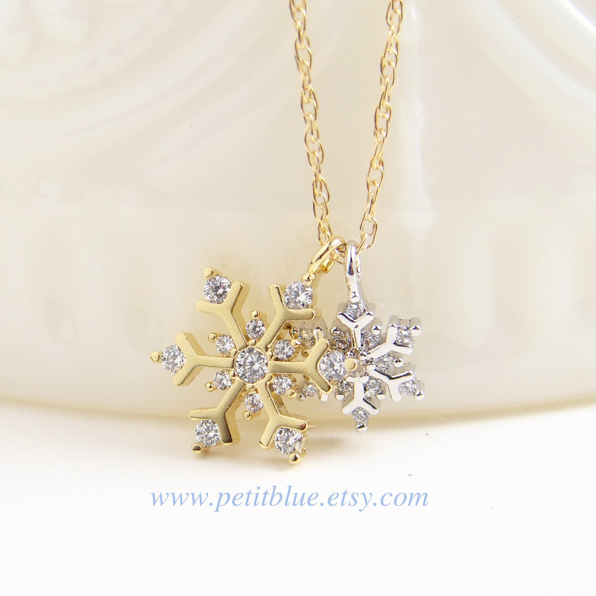 JewelryByMikako's tweet image. Snowflake Necklace ~ Gold and Silver Snowflake ~ Mom and Baby Nekclace ~ Twin Snowflakes ~ Snowflake Pendant ~ Dainty Snowflake Necklace tuppu.net/83fe7abc  #SilverSnowflake