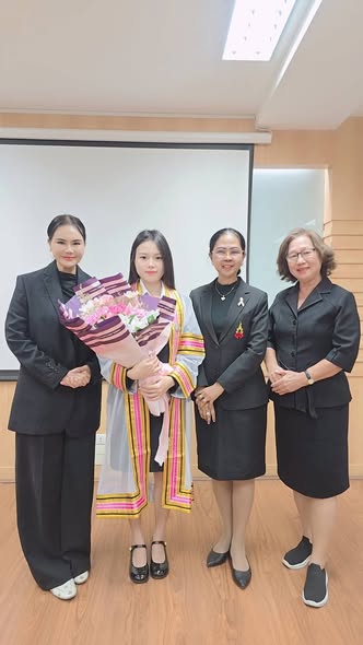 GradSsru's tweet image. Congratulations to Miss Qin Zhang, a master student in the Educational Administration Program, on the successful completion of her independent study defense examination. Her dissertation is entitled: "Online Education Service Quality Management of Chengdu University in Sichuan