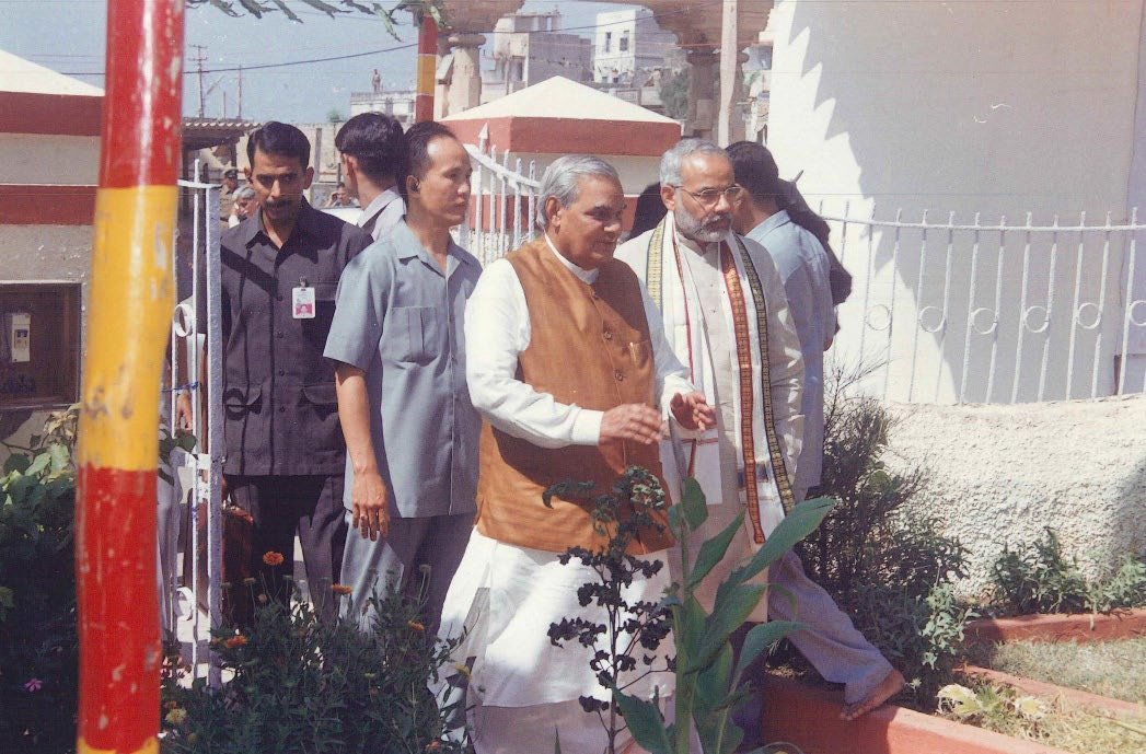 Here are some glimpses of a programme held in Somnath on 31st October 2001. This was the year when we marked 50 years since the rebuilt Somnath Temple opened its doors in 1951 in the presence of the then President Dr. Rajendra Prasad. The efforts of Sardar Patel, KM Munshi and