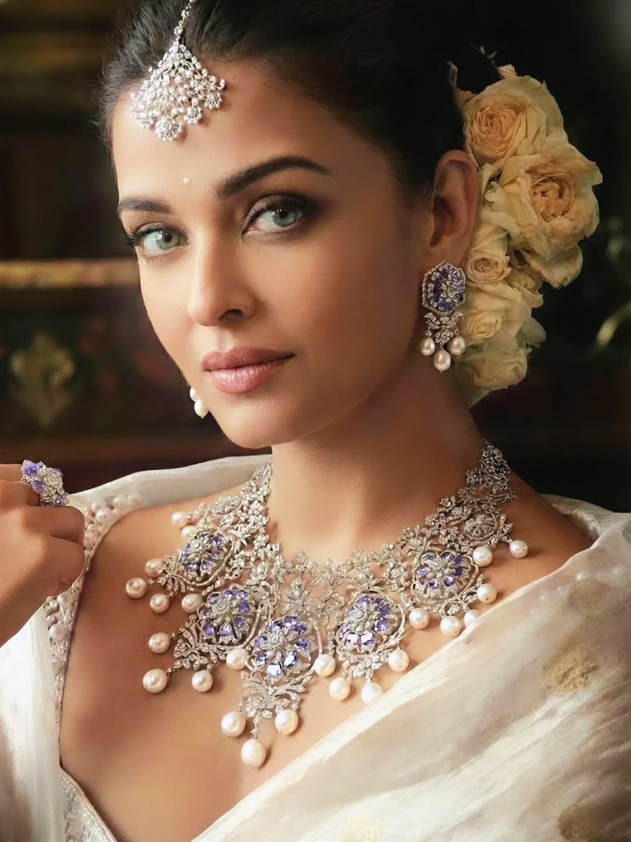 #Mega158  
 While #MegaStar #AishwaryaRai is offered every #Chiranjeevi movie.
Will she finally say yes ?
Stay tuned. And watch this space for more updates. 

Caution : Yes it's AI generated pic. Hurting fans sentiments is unintentional.