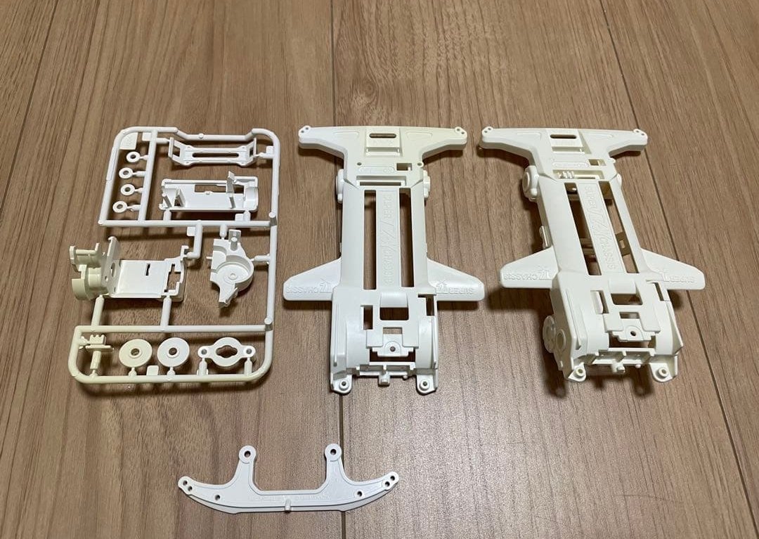 ram_R32_ZC33's tweet photo. 夢でこのシャーシを使えとのお告げがあったので(実話)
大嫌いなギヤボックス構造と向き合ってみようと思います。
#TZX https://t.co/VM3rDcVGzz