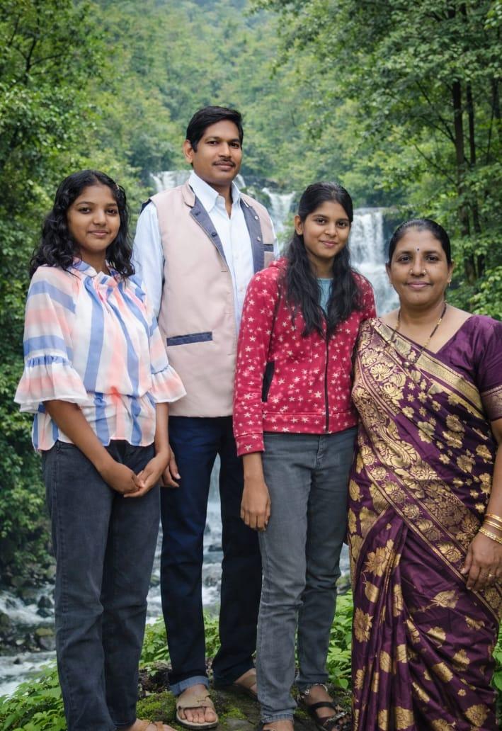 BalchandJagtap's tweet photo. My Family' https://t.co/7Kupl938sf