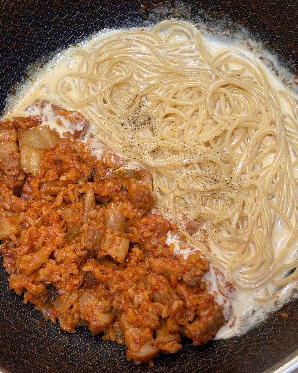 김치볶음밥이랑 크림파스타 무슨사이지진짜 너무잘어울리네