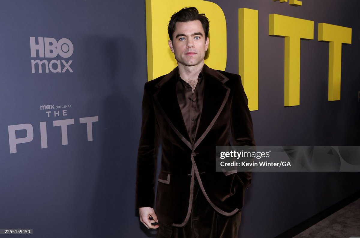 triphosph8's tweet image. i'm making the minecraft zombie getting hit noise every time a new photo posts btw