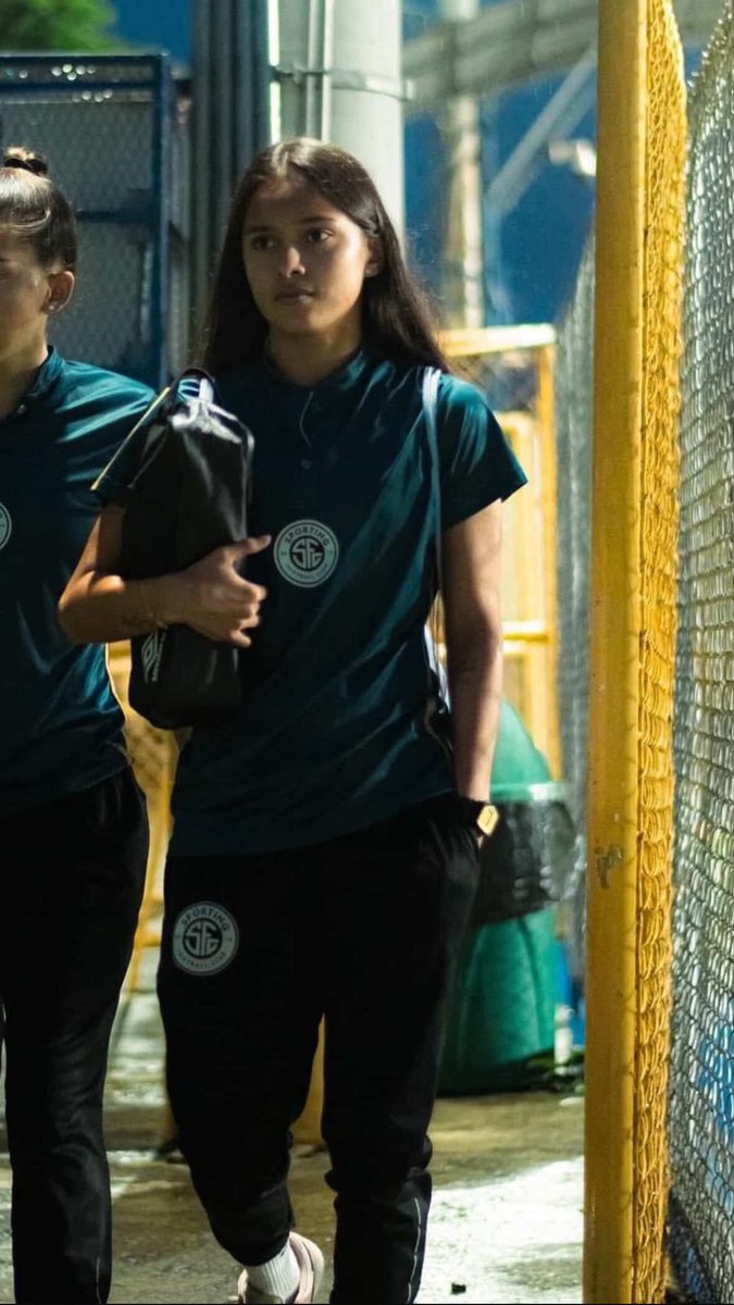 ✍🏻 𝐉𝐢𝐦𝐞𝐧𝐚 𝐆𝐨𝐧𝐳á𝐥𝐞𝐳 𝐬𝐞 𝐝𝐞𝐬𝐩𝐢𝐝𝐞 𝐝𝐞 𝐒𝐩𝐨𝐫𝐭𝐢𝐧𝐠, 𝐚 𝐟𝐚𝐥𝐭𝐚 𝐝𝐞 𝐜𝐨𝐧𝐟𝐢𝐫𝐦𝐚𝐜𝐢ó𝐧 𝐨𝐟𝐢𝐜𝐢𝐚𝐥.

👉🏼Comienzan a tomar forma los nombres de las jugadoras que dejarán Sporting FC de cara a la próxima temporada. Entre ellas aparece Jimena