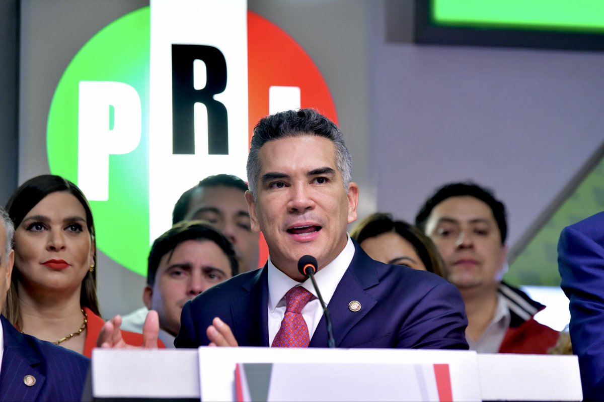 Morena presenta su reforma electoral como si fuera la salvación del universo, pero todos sabemos que es la #LeyMaduro: el manual chavista tropical para reventar al árbitro, controlar las urnas y quedarse con el poder aunque pierdan. Quieren organizar, contar y ganar… todo desde