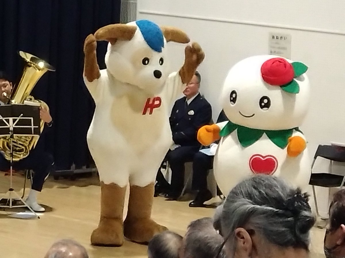 北海道警察のほくとくんと札幌市白石区のしろっぴー。