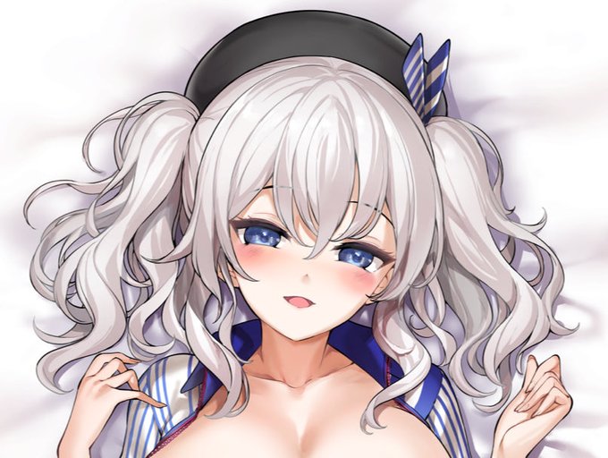 睦茸先生(@62take )描き下ろしの鹿島・抱き枕カバー今後出していきますのでお楽しみに! 