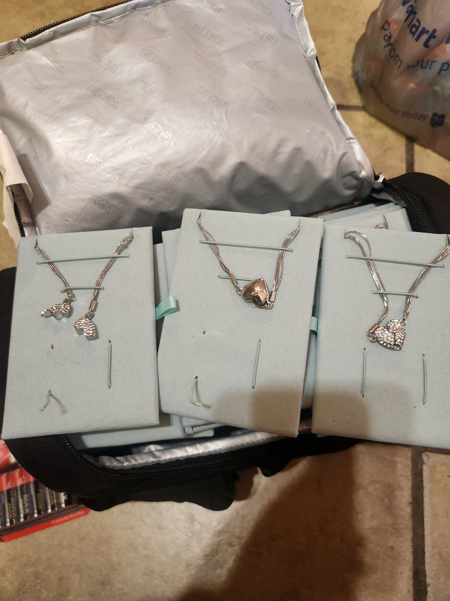 DailyDiscountWH's tweet image. Silver Necklace 
1 for $7
2 for $12
3 for $15.

Daily Discount Warehouse/Discount Building Material 
12411 Eastex Frwy. 
Hou. Tx. 77039
M-Sun 8am-8pm 
Next to 1st Convenience Bank