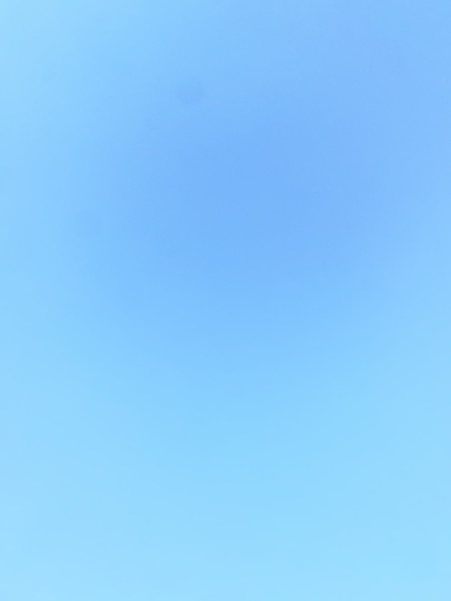 ybear0219's tweet photo. 今日は気の進まない出社。
頑張らないと。

雲ひとつない青空だけど最近のお気に入りの曲を聴きながら鴨居に向かっています。
名曲すぎていまさらですが(笑)

https://t.co/AtpH26MLye https://t.co/R1dJap8pUO