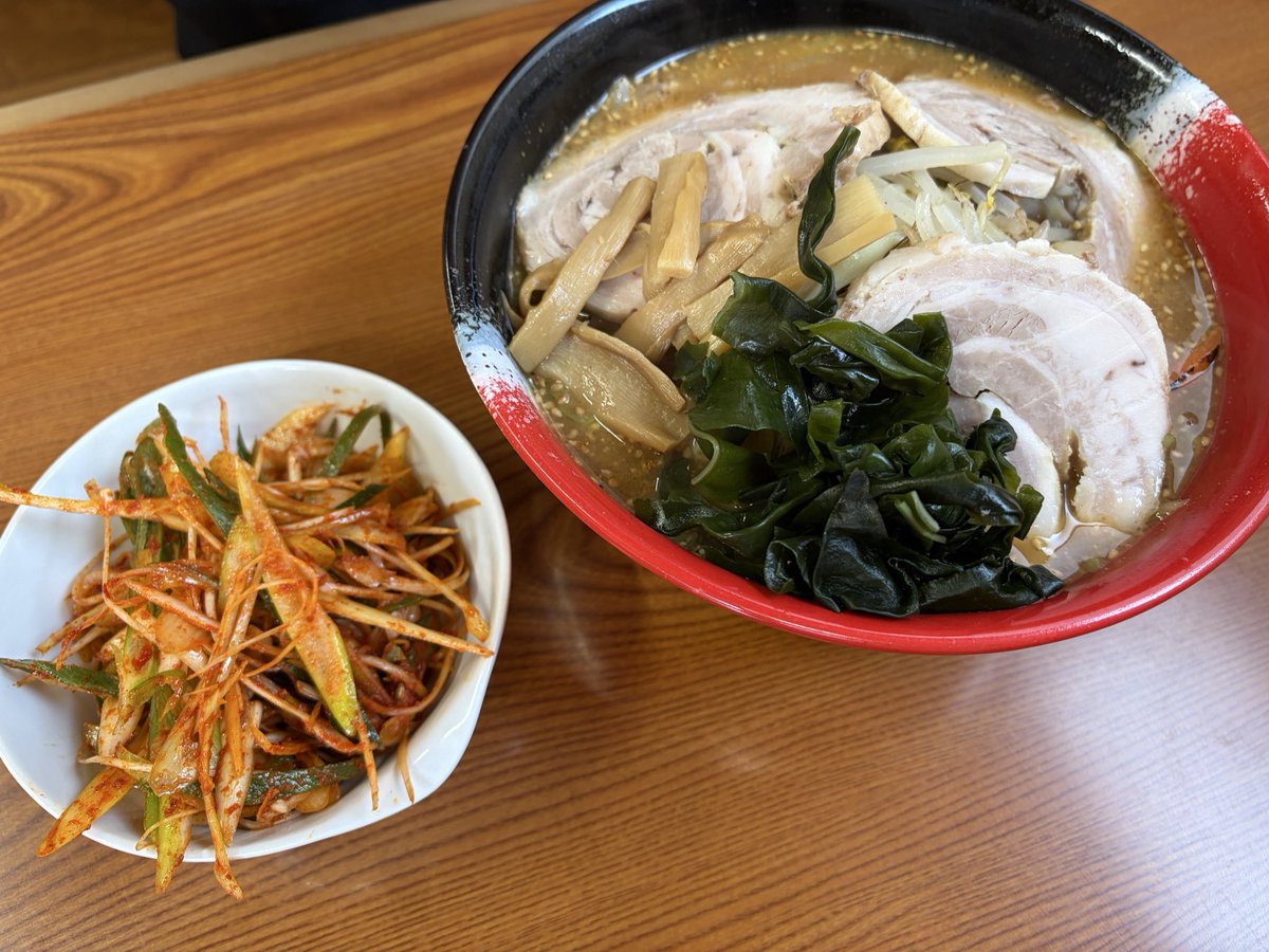 _skstyle's tweet photo. 宮城県 西屋ラーメン

特製ラーメンとみそネギチャーシューメン(辛口)
櫻田山神社に行く前のおひるごはん 𓎩

また近くに行ったときには 𓎩𓌉𓇋 ٩(¨ )ว=͟͟͞͞ https://t.co/9X7Tvasois