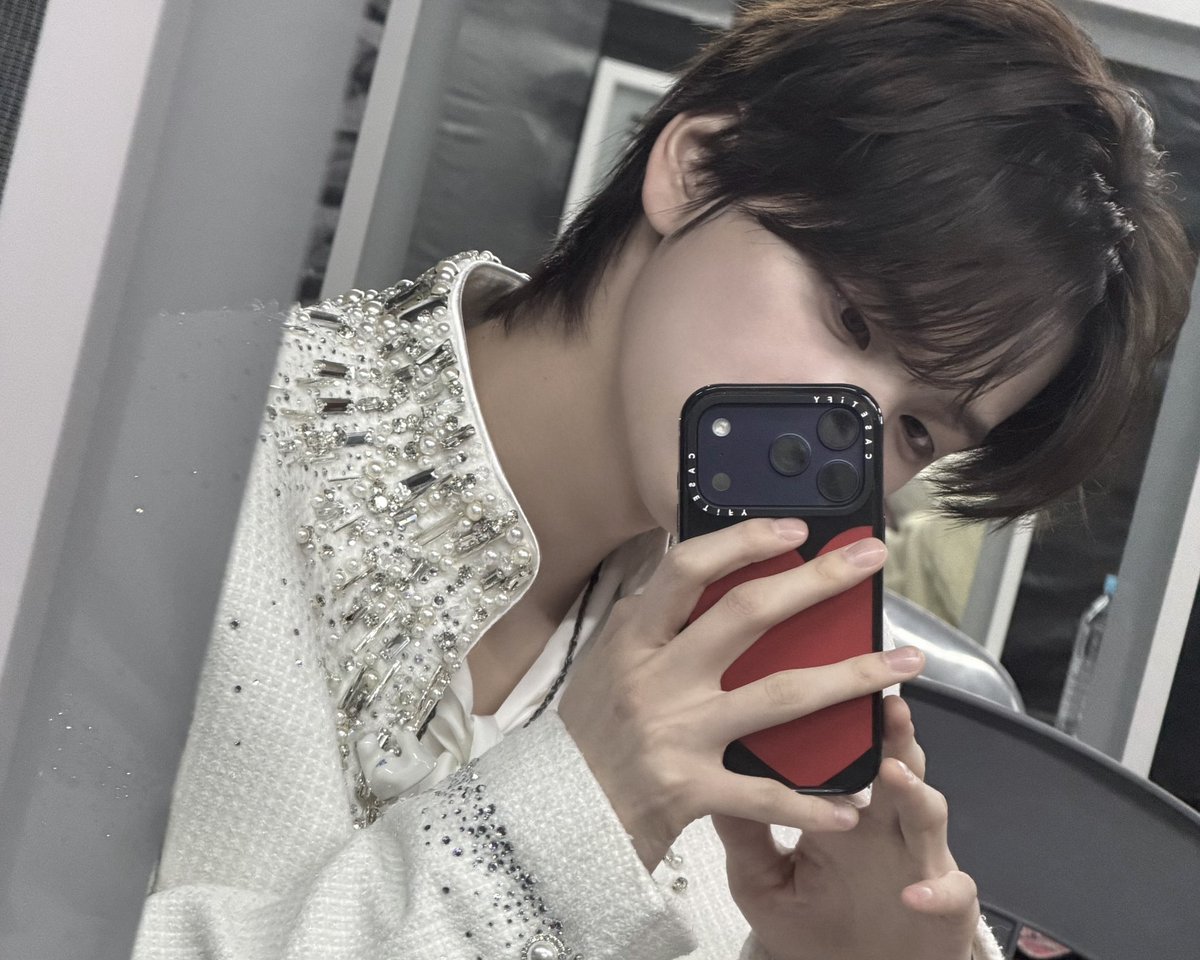 シニュくんのまね⟡.·
機種も色も違うけど可愛くて即買い💸 ͗ ͗