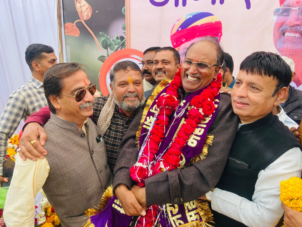 JainMahabali's tweet photo. भाजपा प्रदेश प्रवक्ता श्री यशपाल सिंह जी सिसौदिया को जन्मदिन की हार्दिक  बधाई शुभ कामनाएं  #yaahpalsinghsisodiyamla https://t.co/dZ5XUaPZYW