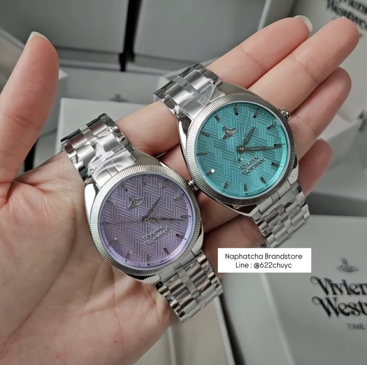 Npc_Brandstore's tweet photo. ✨ พร้อมส่ง 2 สีค่ะ ✨ นาฬิกา Vivienne Westwood รุ่น The Mews
🩵💜 รุ่นนี้ฮิตมากๆเลยค่ะ รุ่นคลาสสิคของแบรนด์
นำมาใส่เมื่อไหร่ไม่มีเอ้าท์แน่นอนค่ะ 🥰

Size Case : 37mm.
Color : Silver~Blue / Silver~Purple 
อุปกรณ์ครบ + รับประกัน 2 ปีเต็มค่ะ

🔥 เซลล์ 7,990.- ส่งฟรี ~ แมสได้ค่ะ 🔥 https://t.co/fN4CwUm8Xf