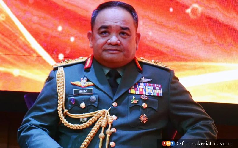 farhanazahan's tweet image. Dari pakai loreng ke pakai baju oren

Jeneral Tan Sri Dato Sri Hafizuddeain Jantan aka Jeneral Haram Jadah. Mantan Panglima Tentera Darat ke-30, 2023-2025

Dont let this be forgotten. Fuck you fucking fuck fat general